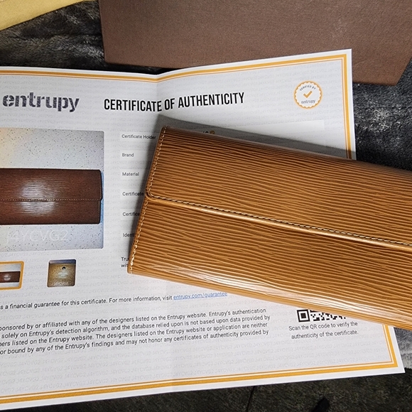 LV wallet Epi Leather - Picture 6 of 7